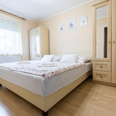 Márta Apartman Hajduszoboszlo Exterior foto
