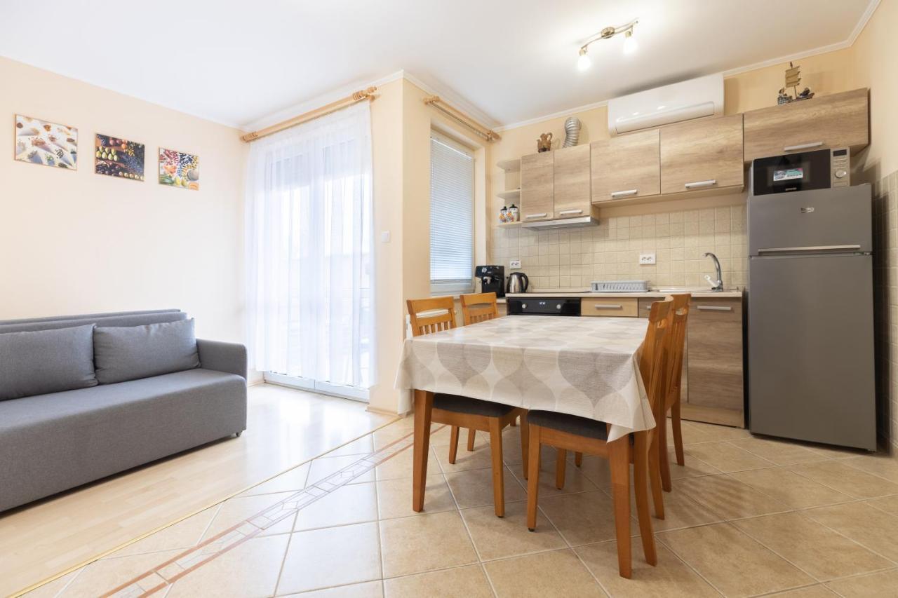 Márta Apartman Hajduszoboszlo Exterior foto
