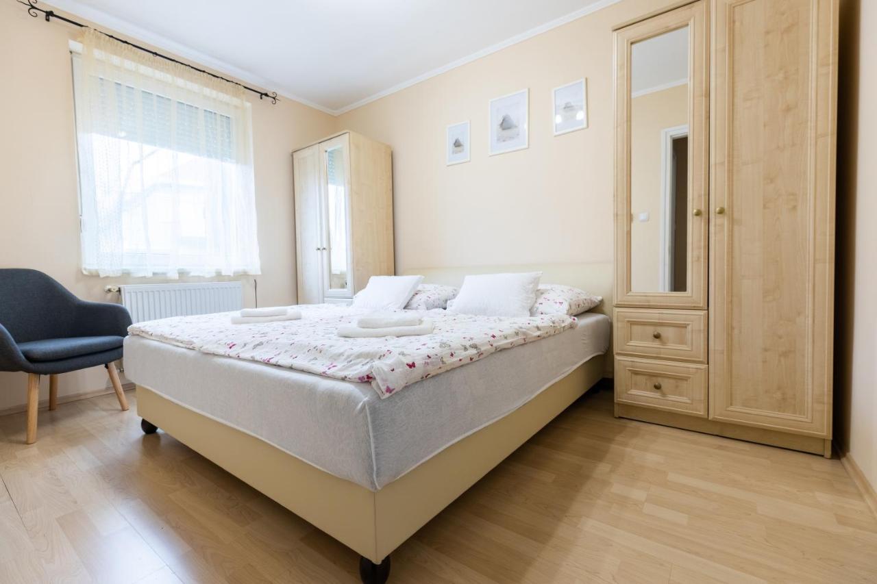 Márta Apartman Hajduszoboszlo Exterior foto