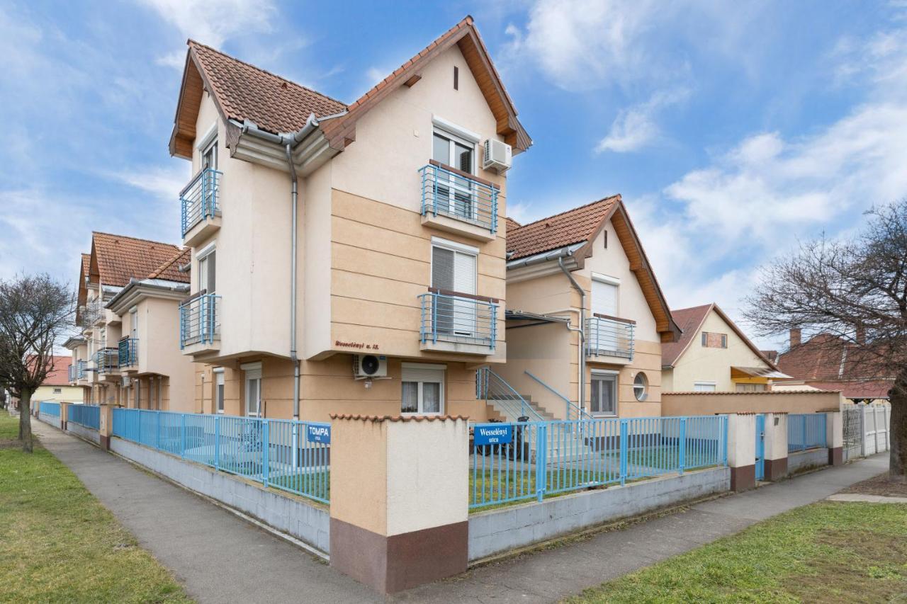 Márta Apartman Hajduszoboszlo Exterior foto