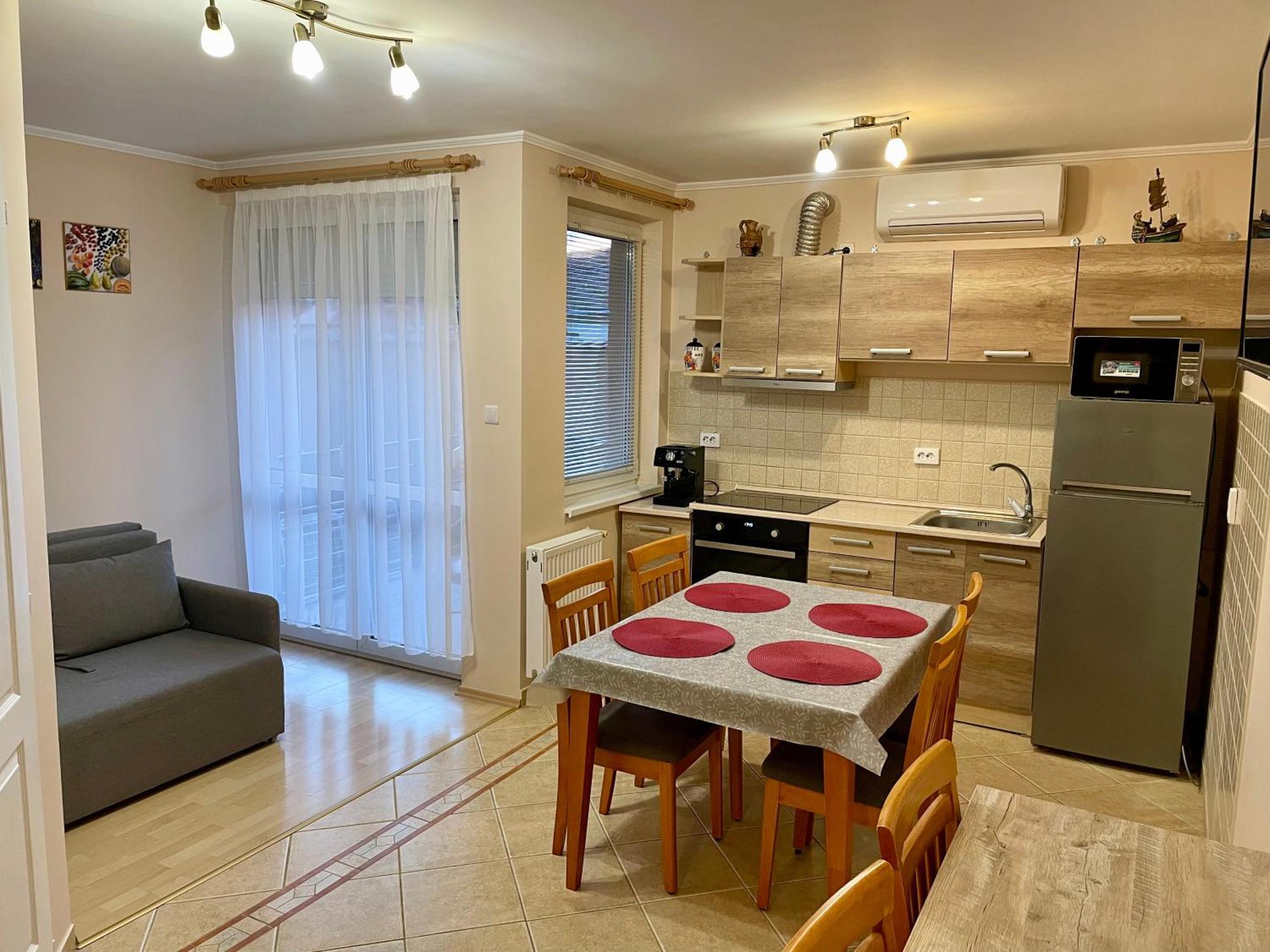 Márta Apartman Hajduszoboszlo Exterior foto