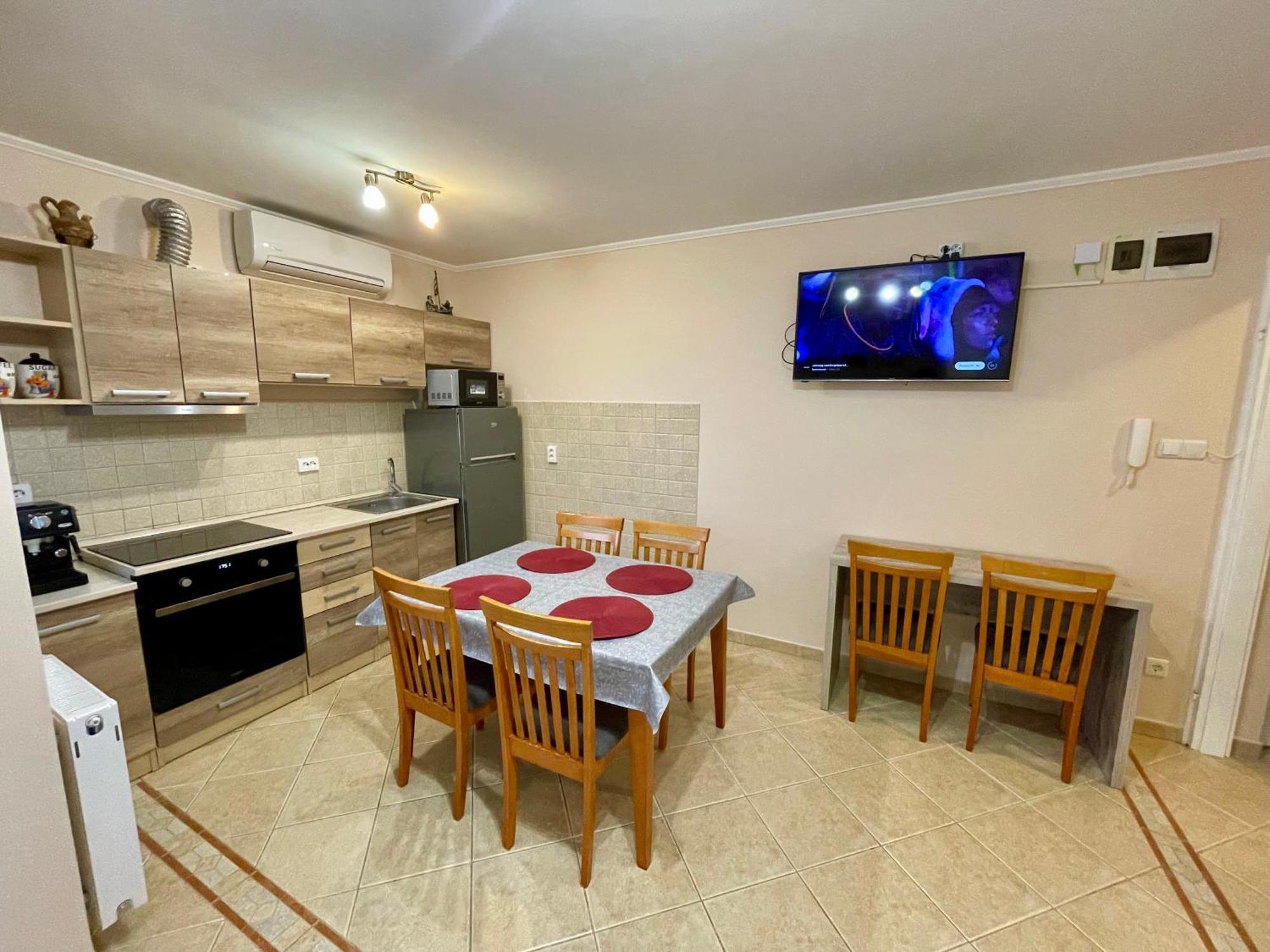 Márta Apartman Hajduszoboszlo Exterior foto