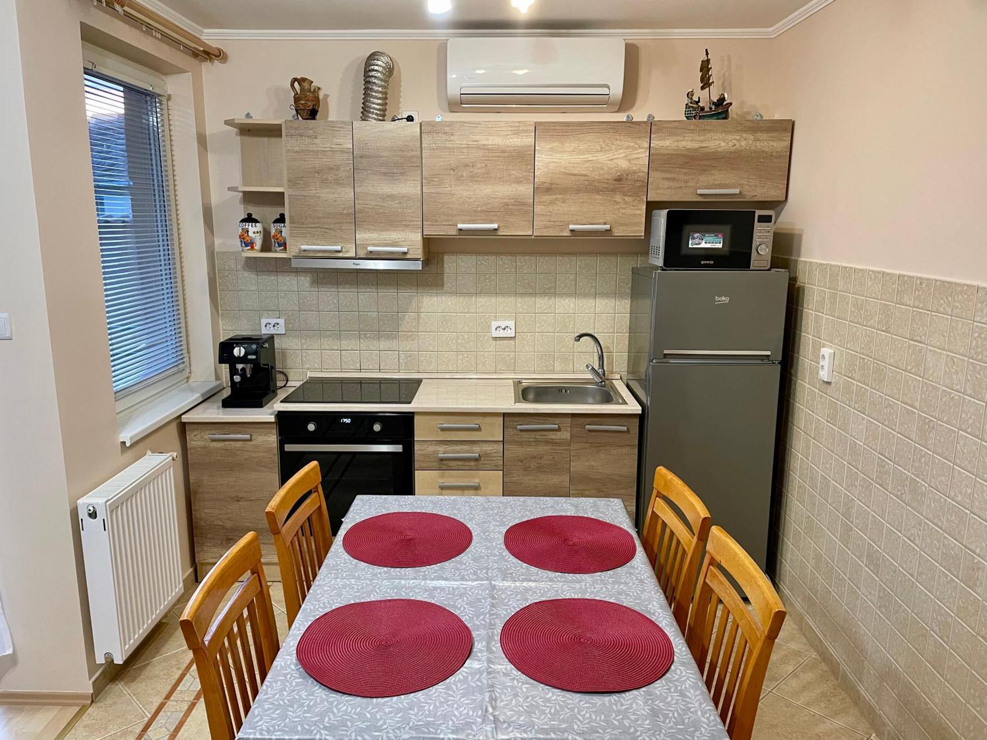 Márta Apartman Hajduszoboszlo Exterior foto